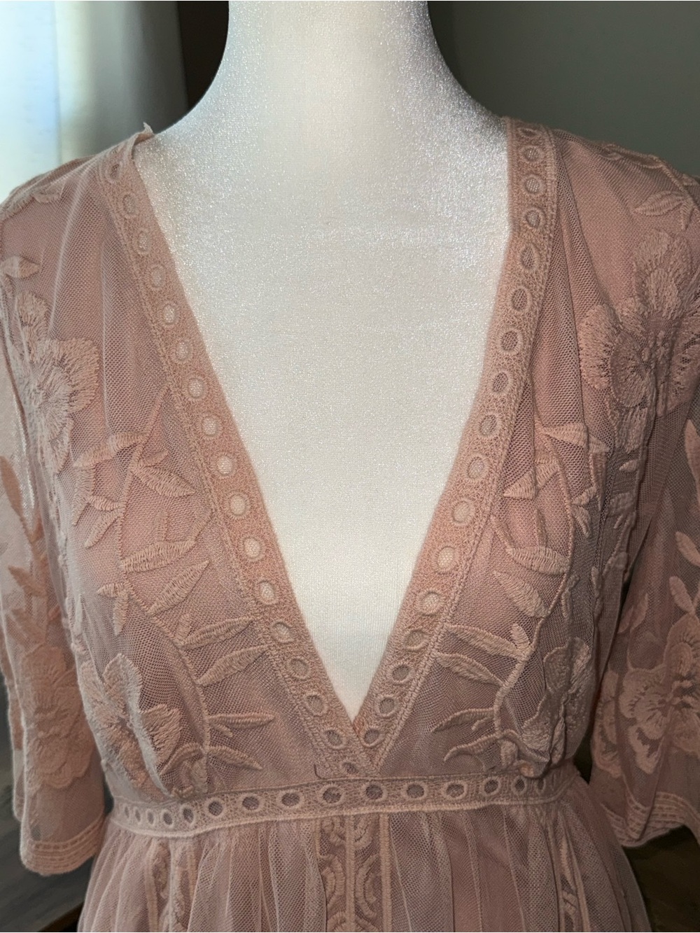 Wishlist Sheer Embroidered Maxi Dress Large - Picture 5 of 8